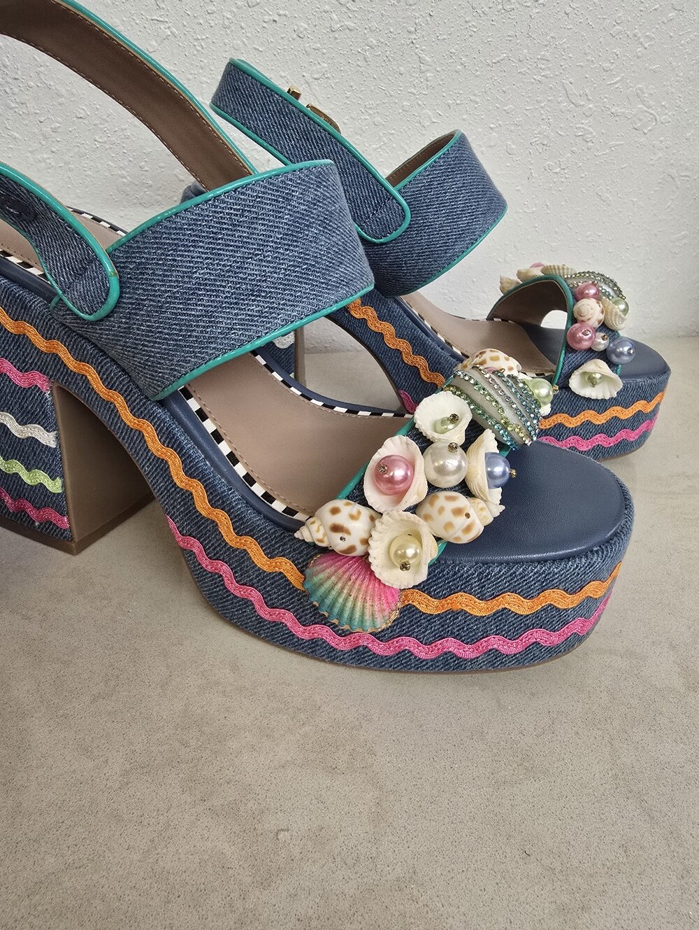 Betsey Johnson Shellie Size 7.5 Denim Seashell Pearl Platform Heels Sandals - Picture 3 of 10